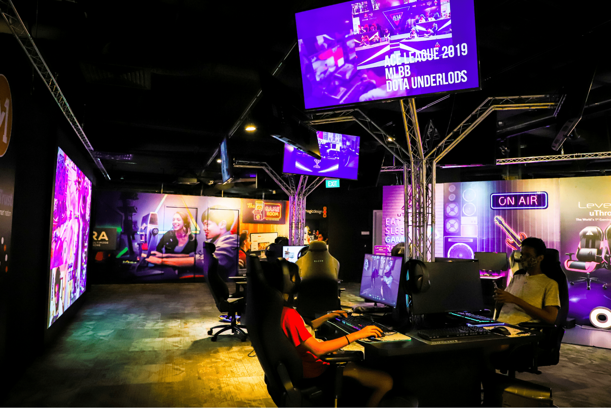 Singapores Largest Esports Hall Opens In The East With Open-Concept LAN Computers and Live Stream Rooms